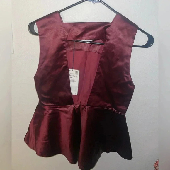 Zara women's‎ burgandy silk peplum top size XS - Picture 3 of 7